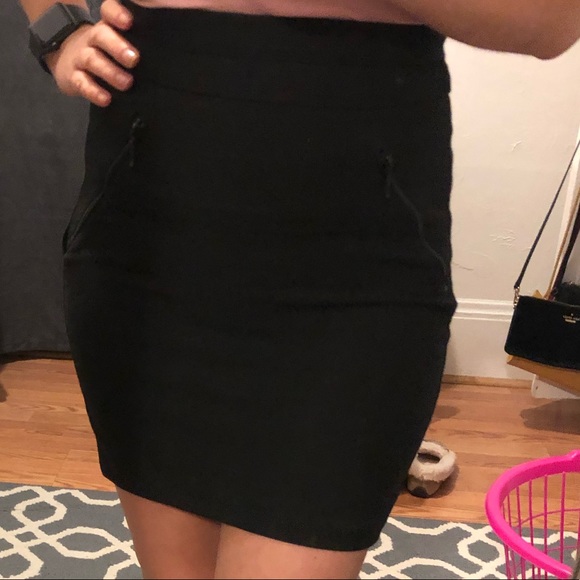 Zara mini skirt - size 2 - Picture 1 of 4